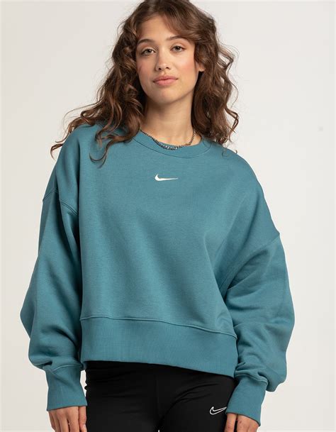 nike crewneck sweatshirt women.